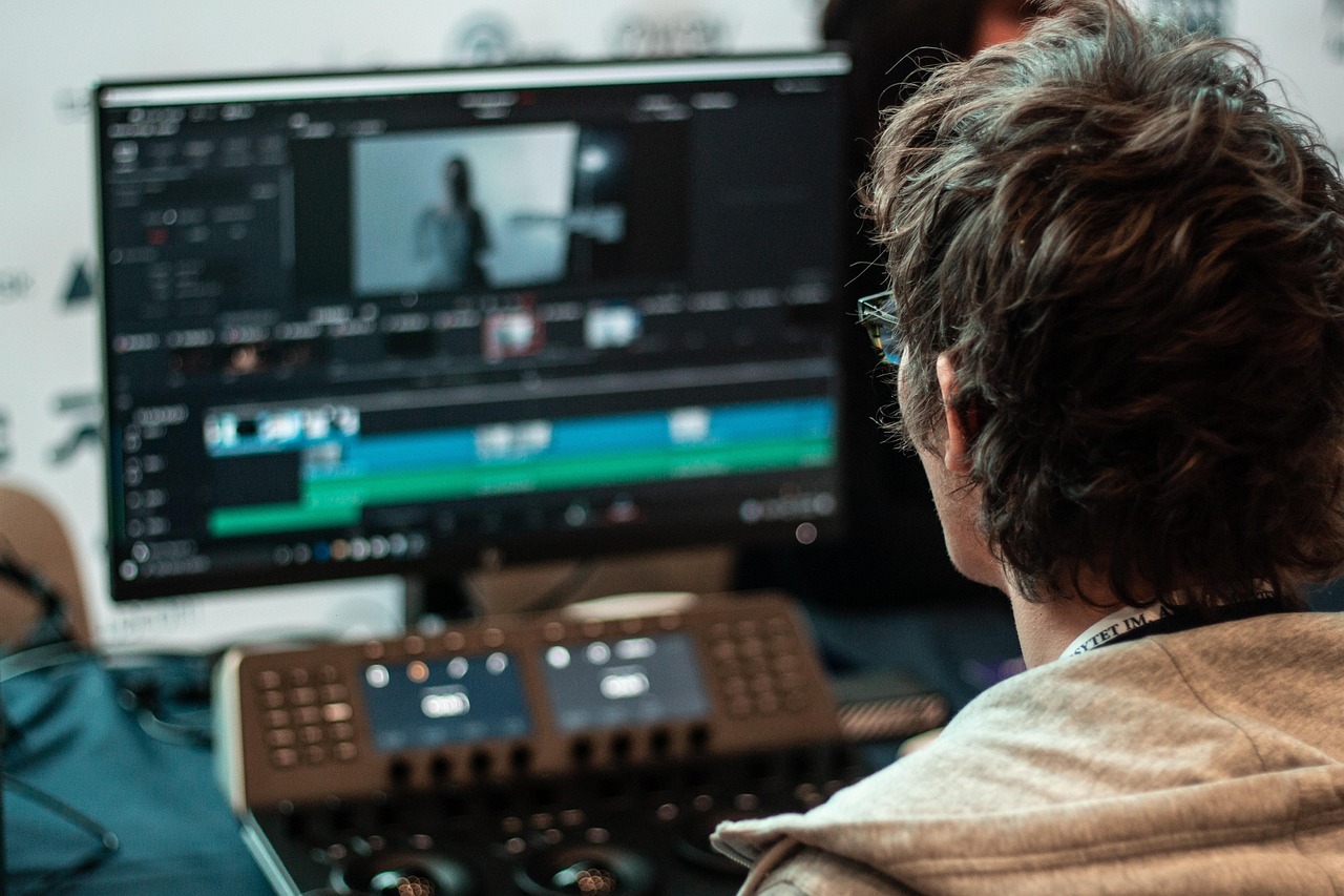 entdecken sie die vorteile von remote work: flexibilität, produktivität und work-life-balance. erfahren sie, wie sie erfolgreich von zu hause aus oder unterwegs arbeiten können.