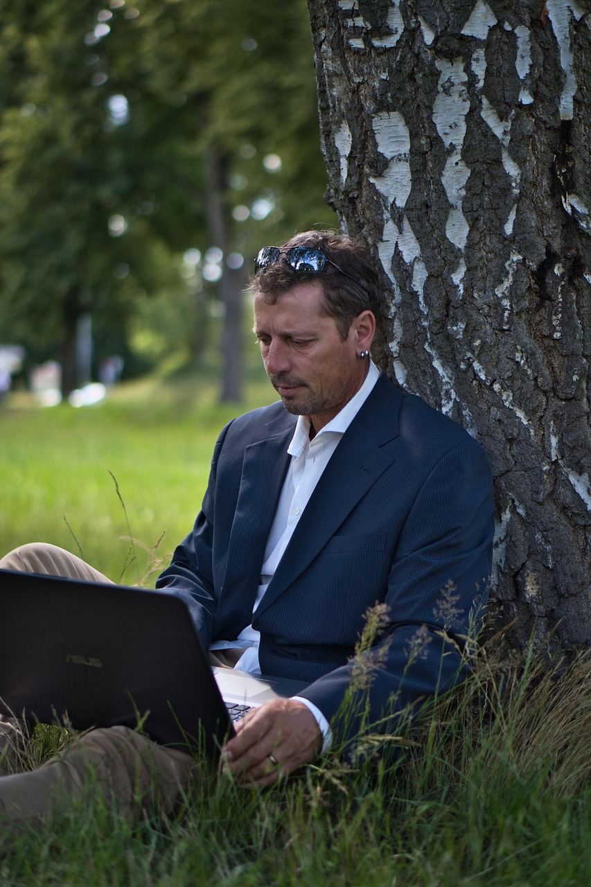 entdecken sie, wie eine ausgewogene work-life-balance ihr wohlbefinden und ihre produktivität steigern kann. tipps und strategien für ein harmonisches berufs- und privatleben.